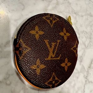 Authentic LV round coin purse
